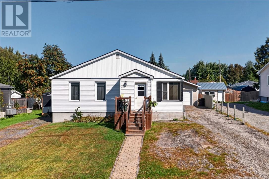 314 Tenth Avenue, Lively