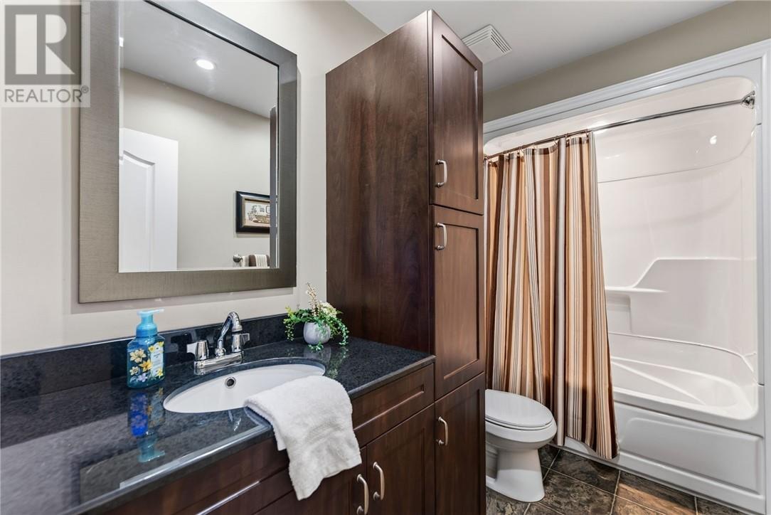 314 Tenth Avenue - Image 28