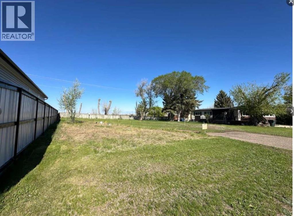 295 Fleet Street Southwest, Medicine Hat, Alberta, T1A7Z4, Medicine Hat, Alberta — photo 1 of 5