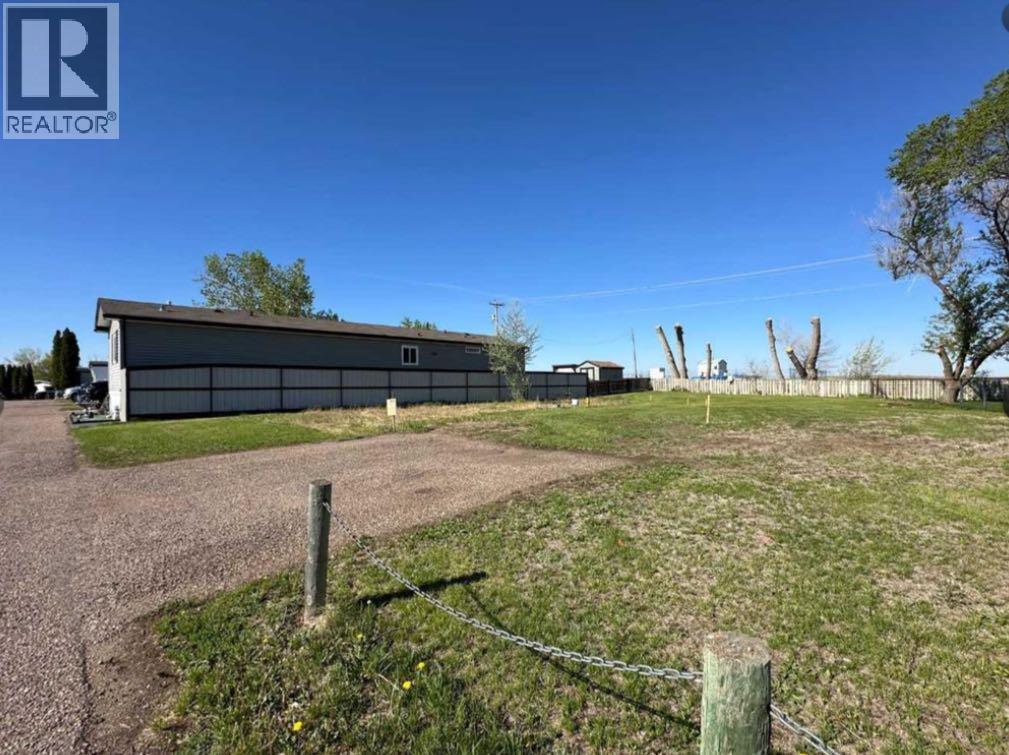 295 Fleet Street Southwest, Medicine Hat, Alberta, T1A7Z4, Medicine Hat, Alberta — photo 4 of 5