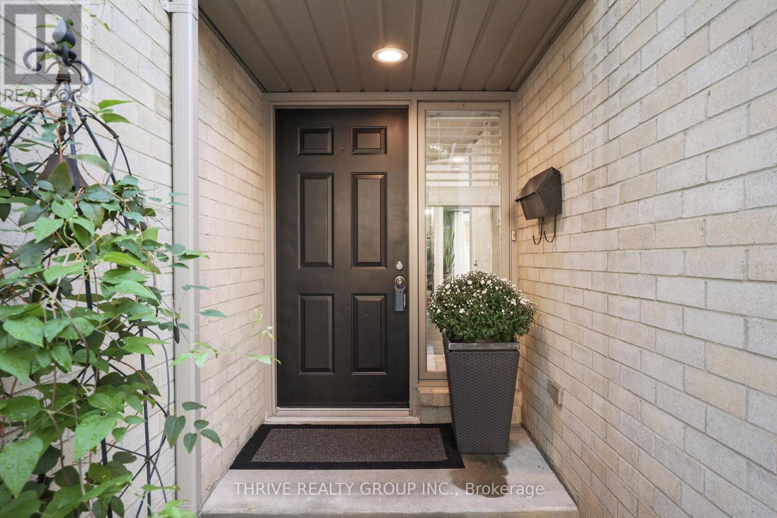 5 - 1399 COMMISSIONERS ROAD W, London South (South B) — photo 4