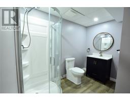 11 Logan Street thumbnail 32