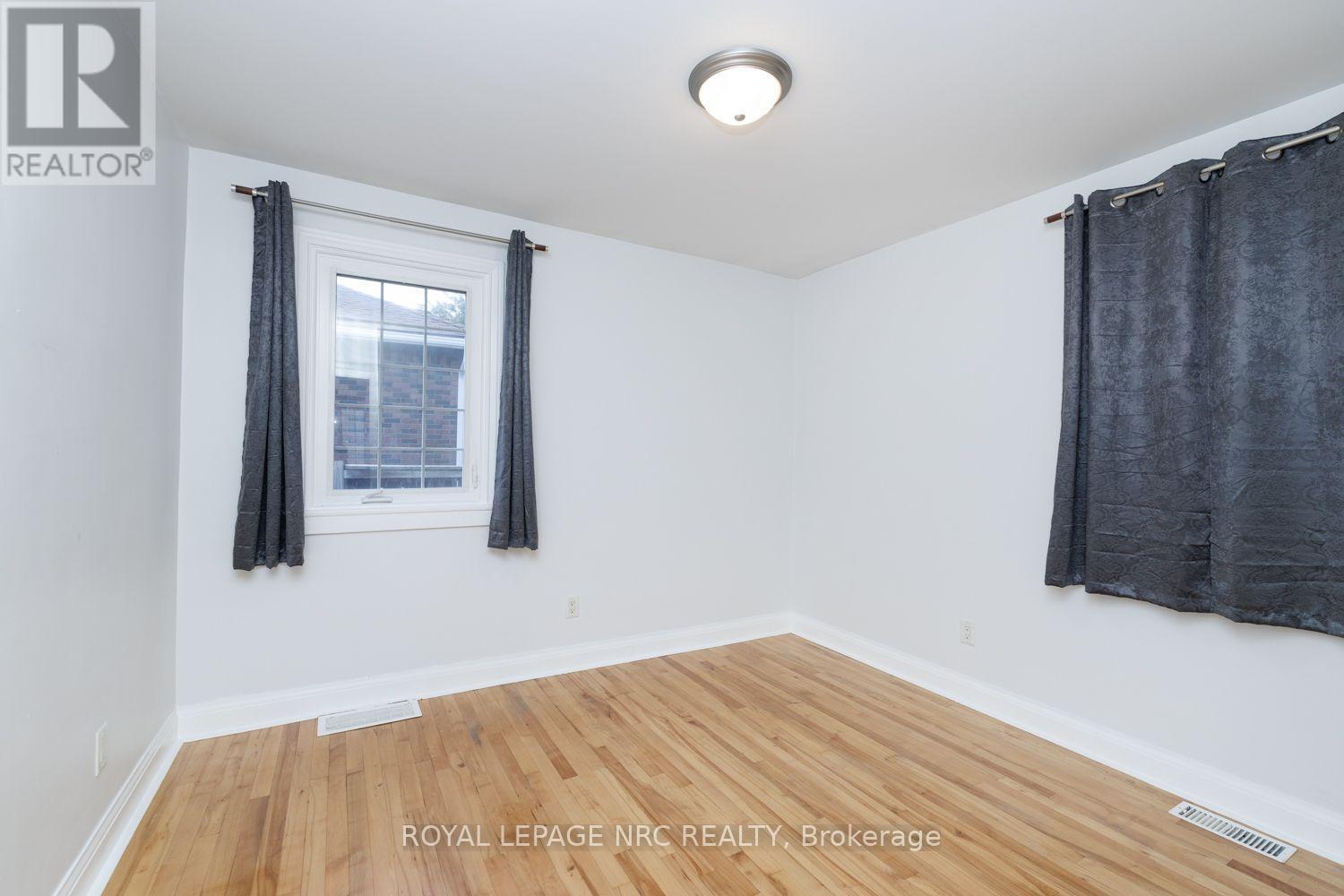 27 CEDARDALE AVENUE - 14