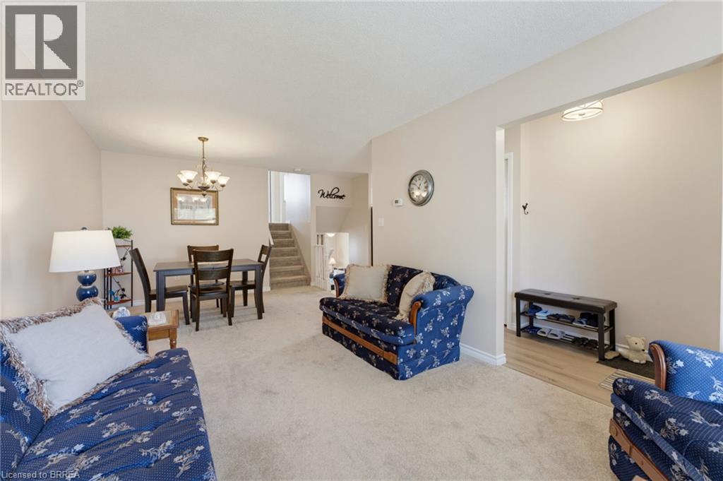 42 BUCHANAN Crescent, Brantford — photo 5