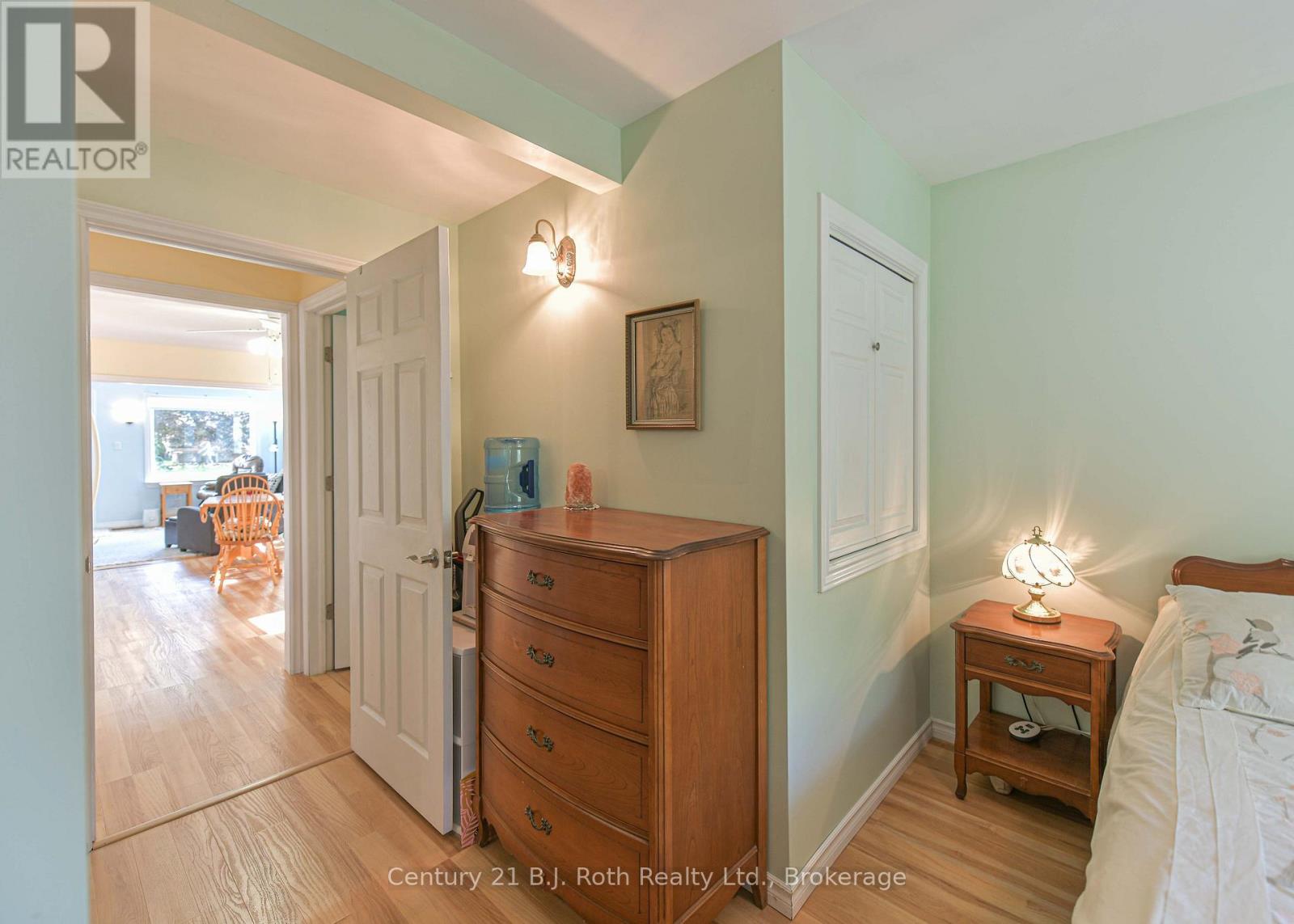 331 MOFFAT STREET - 20