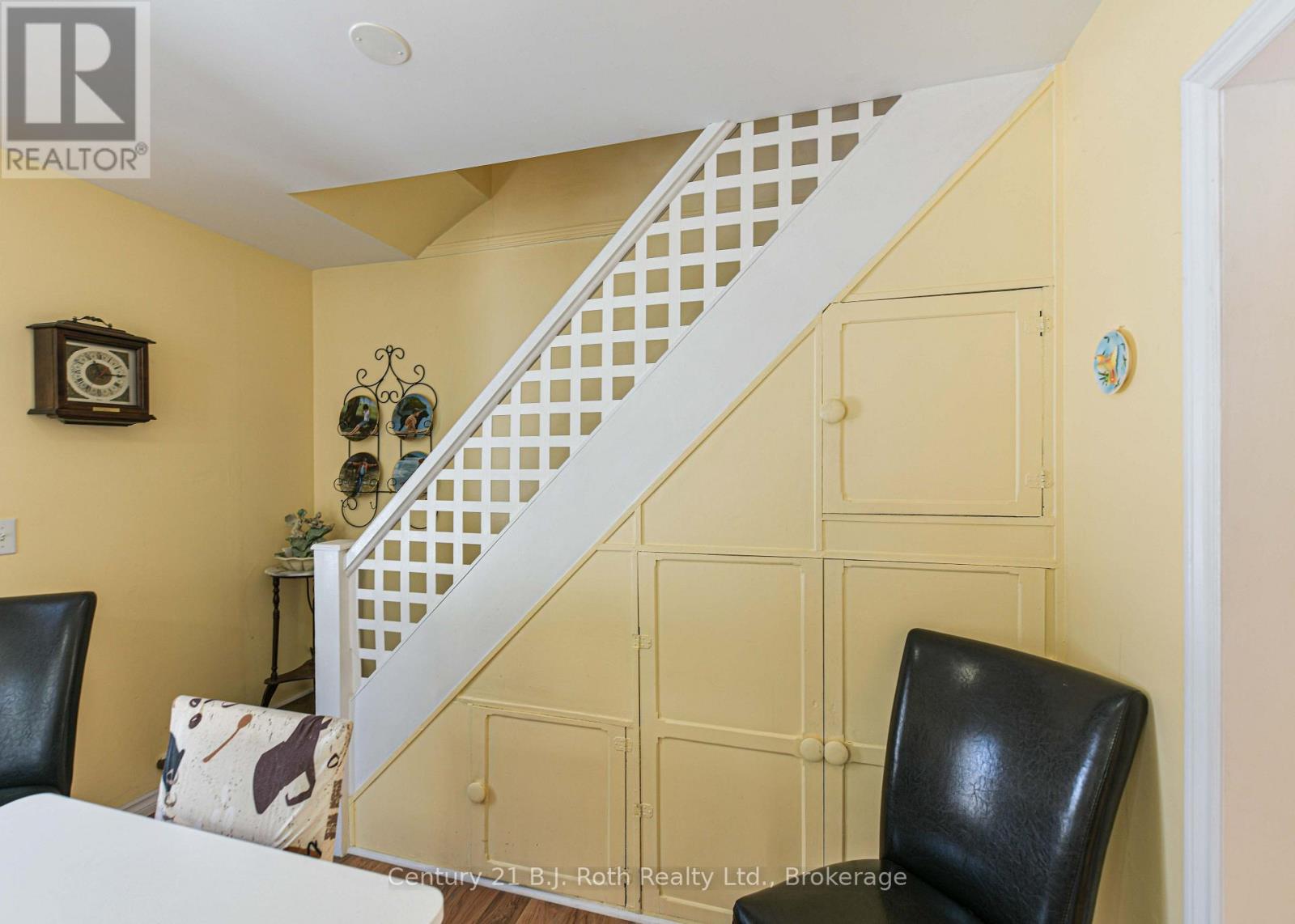 331 MOFFAT STREET - 24