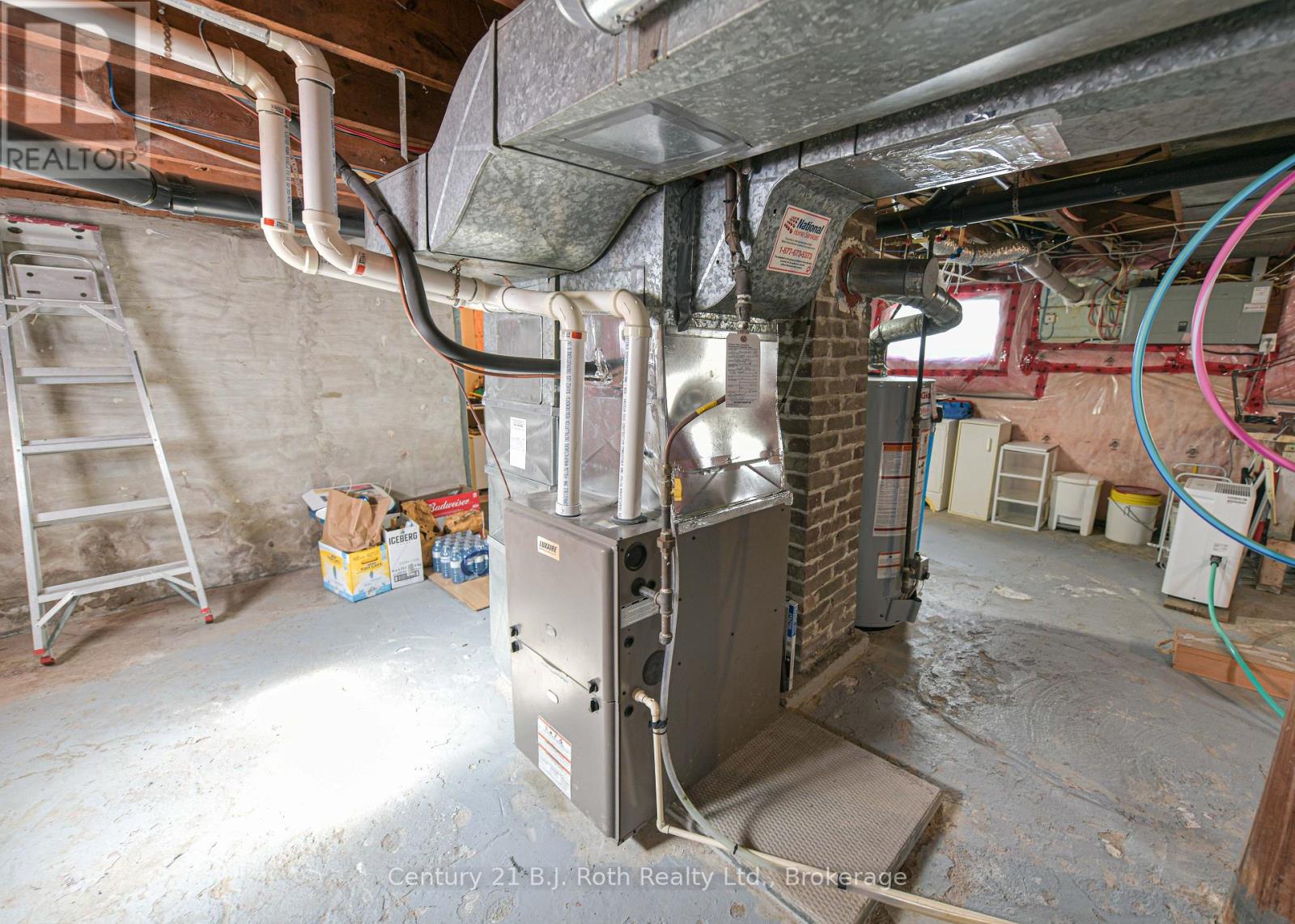 331 MOFFAT STREET - 32