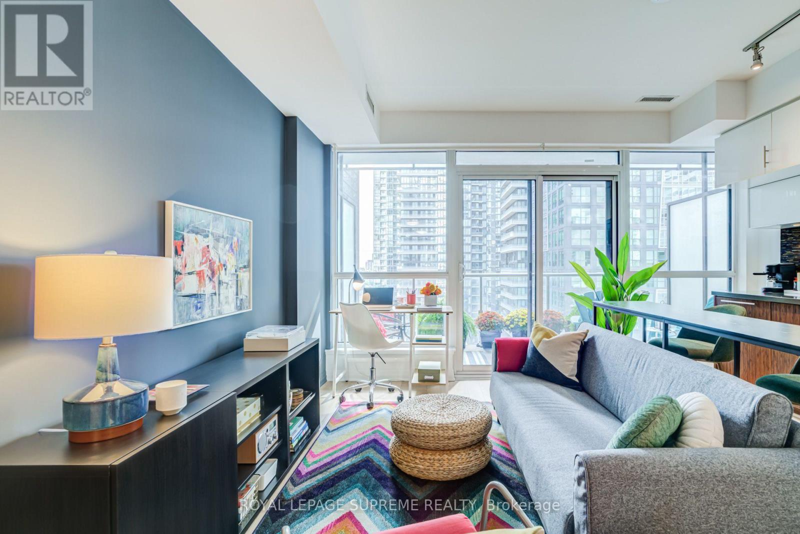 #1710 8 MERCER STREET - 2