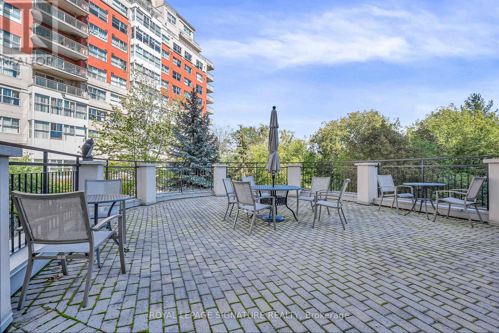 #310 18 CONCORDE PLACE - Image 34