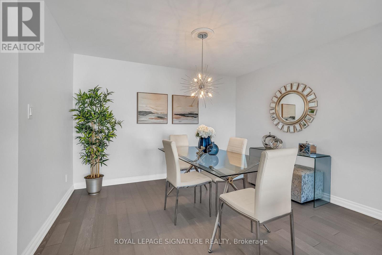 #310 18 CONCORDE PLACE - Image 9