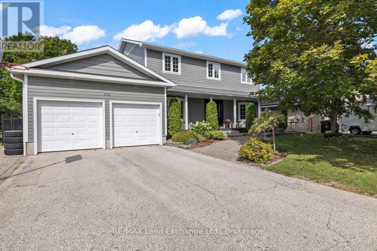 932 PARKWOOD DRIVE - 33