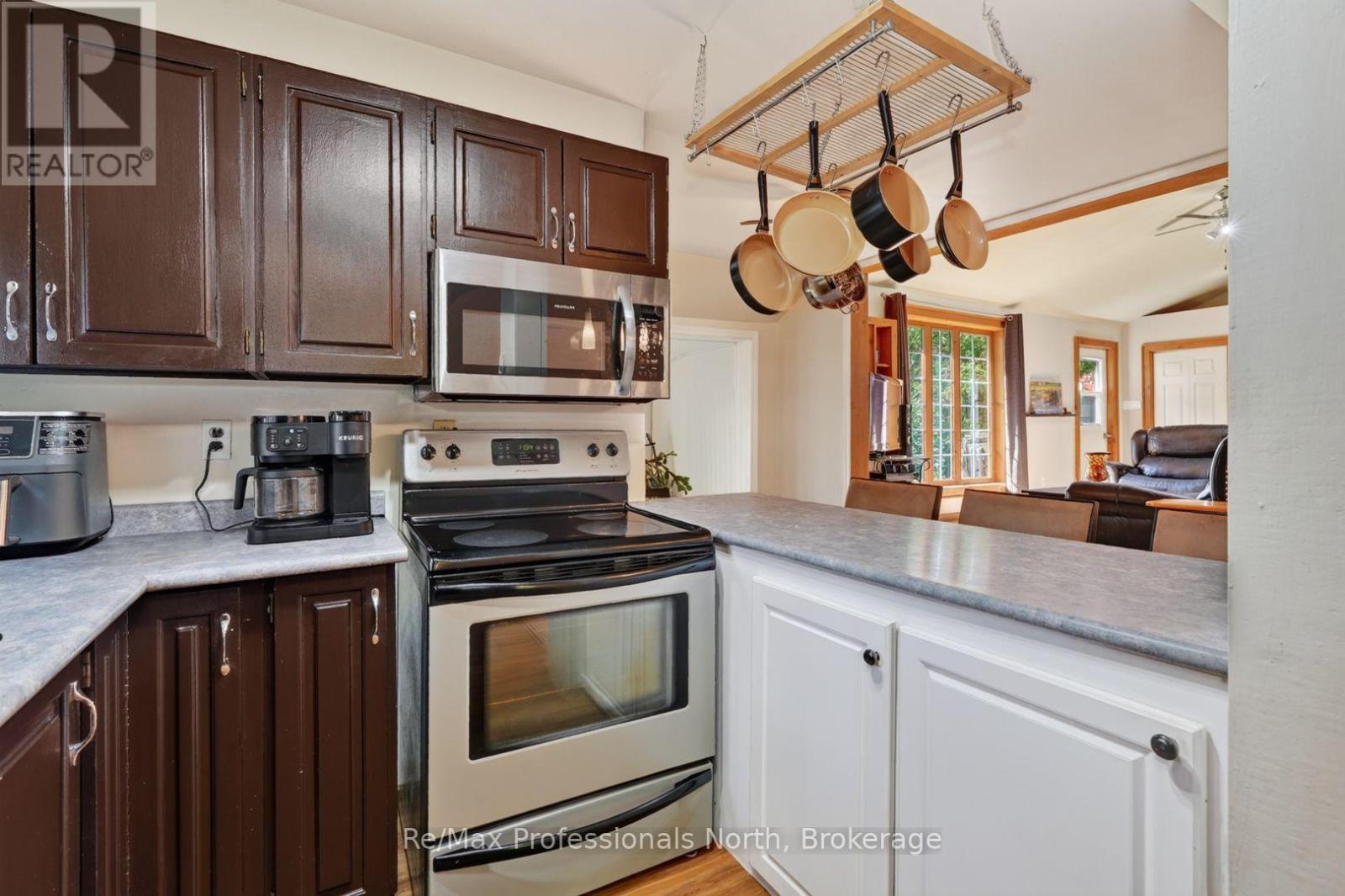 160 ISAAC STREET - Image 10