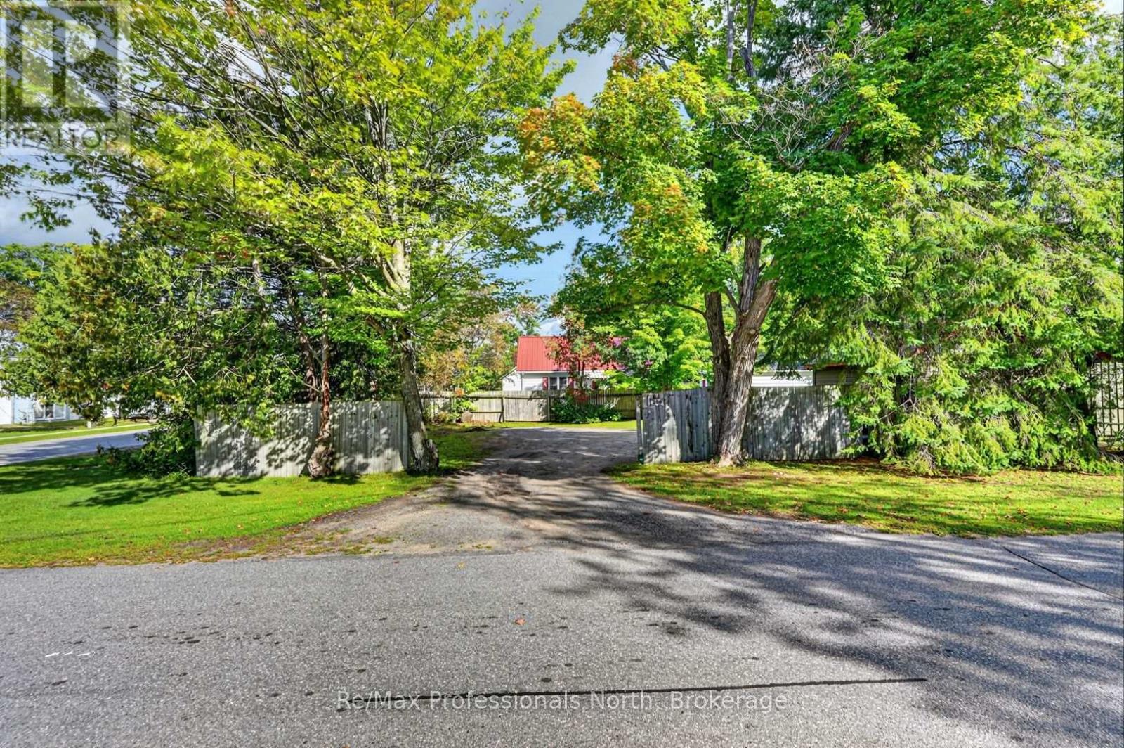 160 ISAAC STREET - Image 25