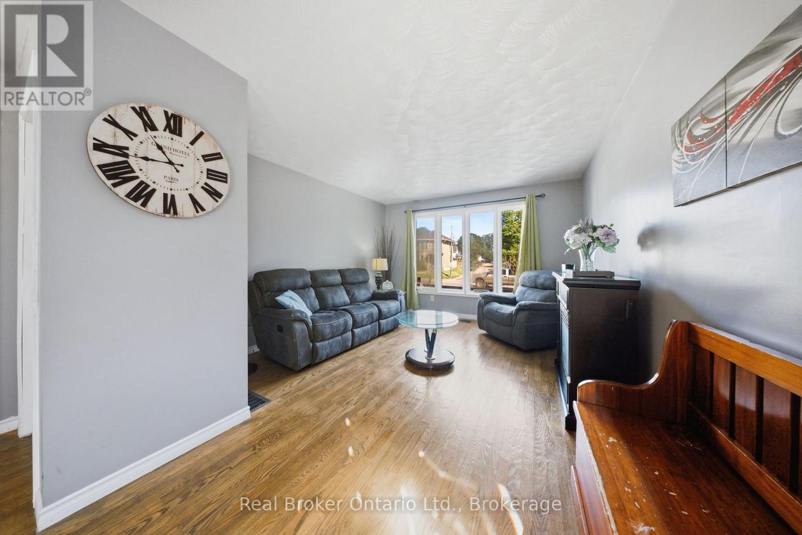 11 DUNDAS STREET W, Brant (Paris) — photo 9