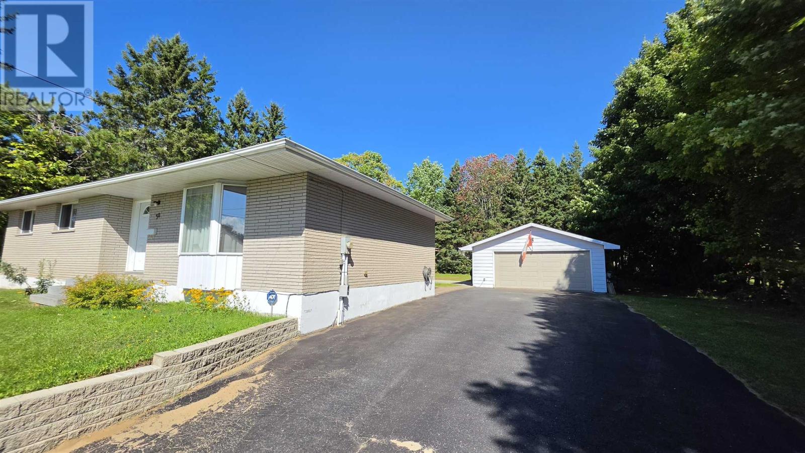 30 Foothill RD, Sault Ste. Marie — photo 2