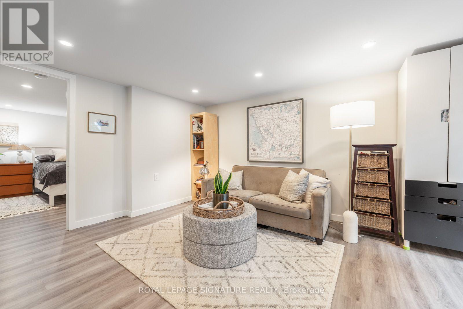 46 ORCHARD PARK BOULEVARD - 26
