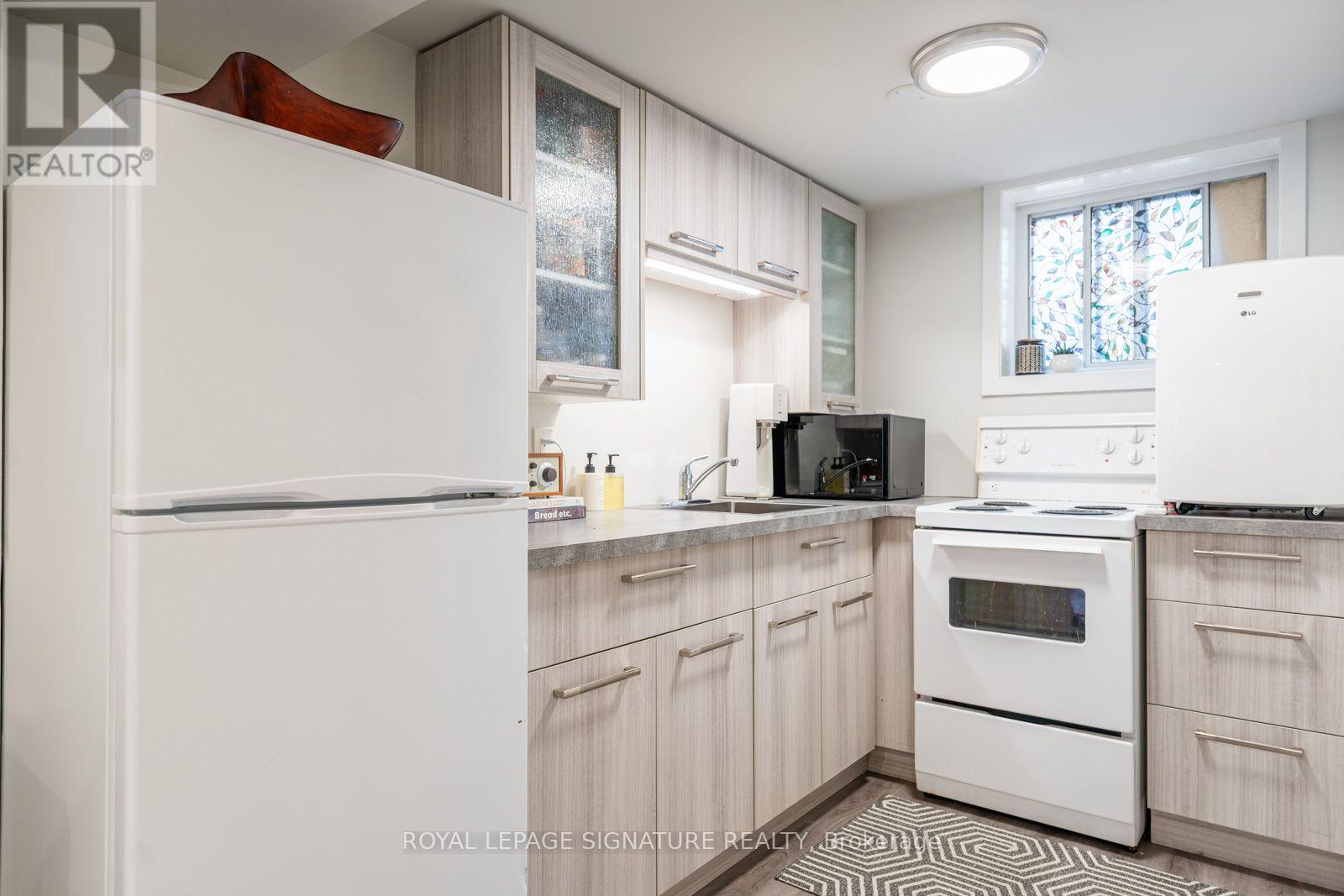 46 ORCHARD PARK BOULEVARD - 27