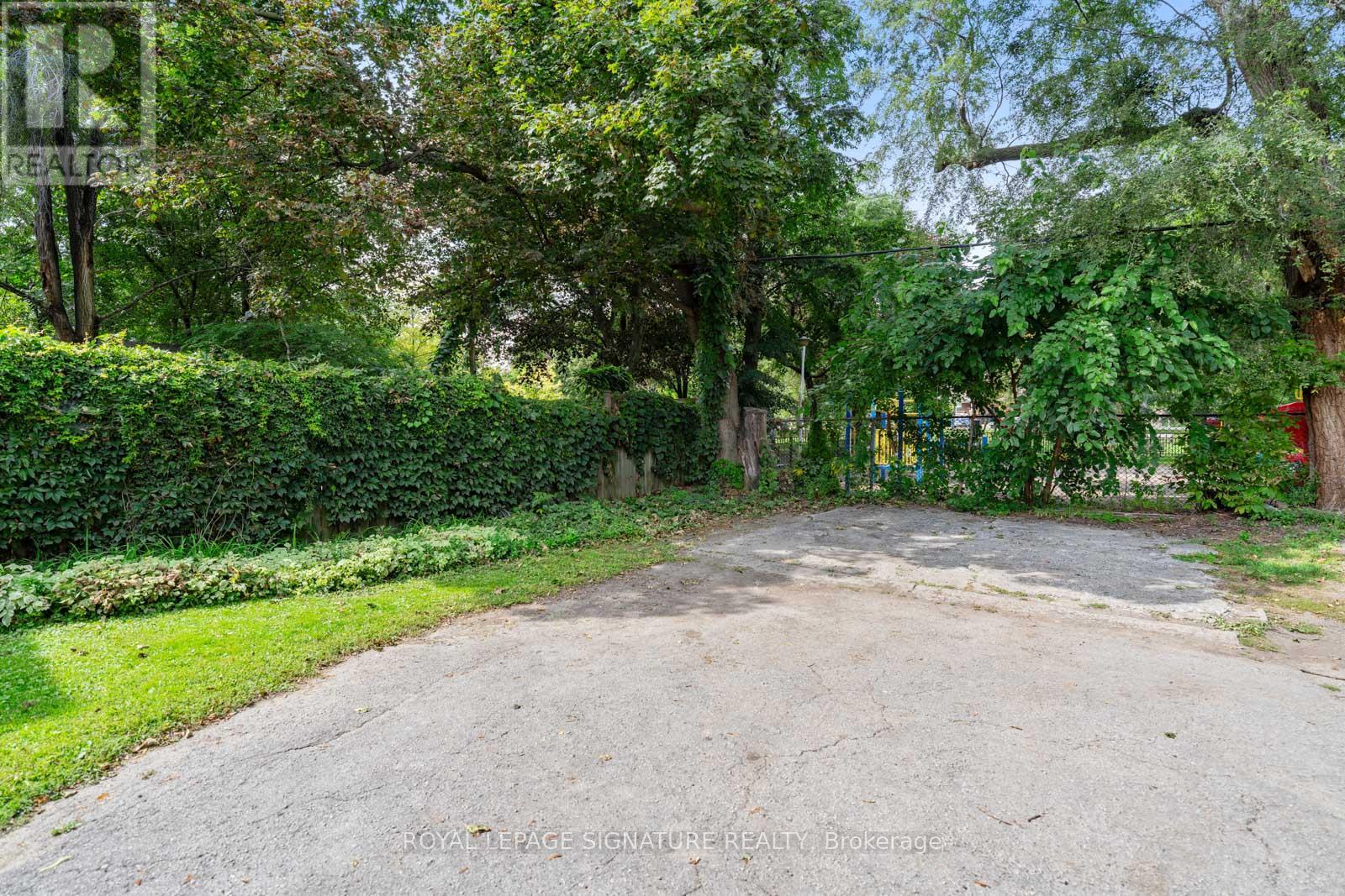 46 ORCHARD PARK BOULEVARD - 34