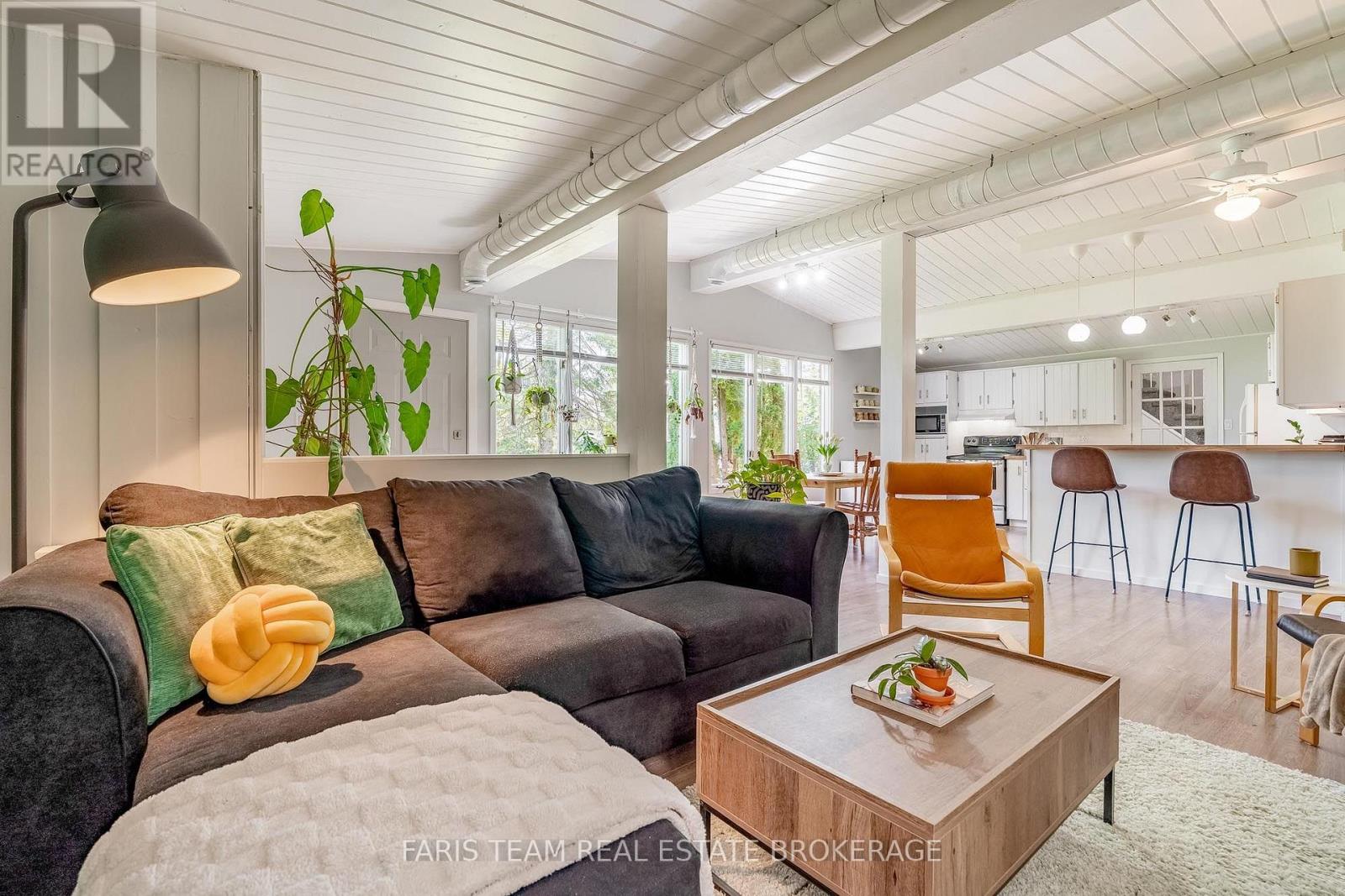 224 LAKESHORE ROAD W - 11