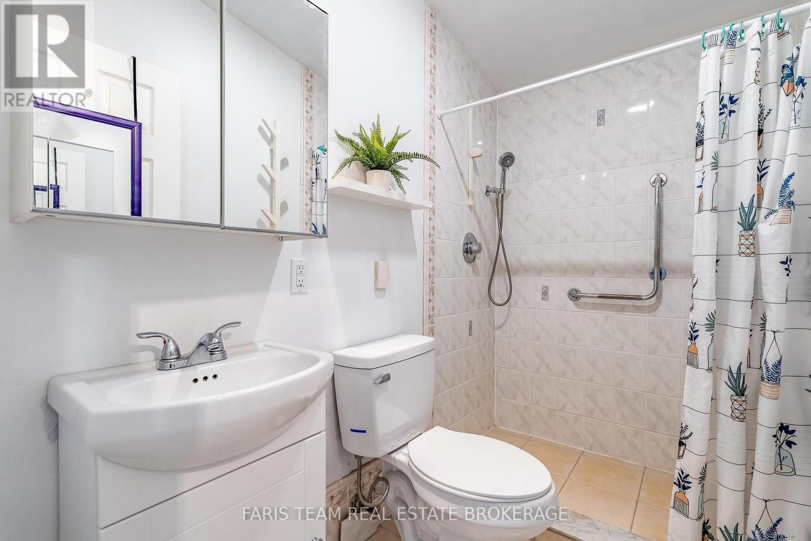 224 LAKESHORE ROAD W - 14
