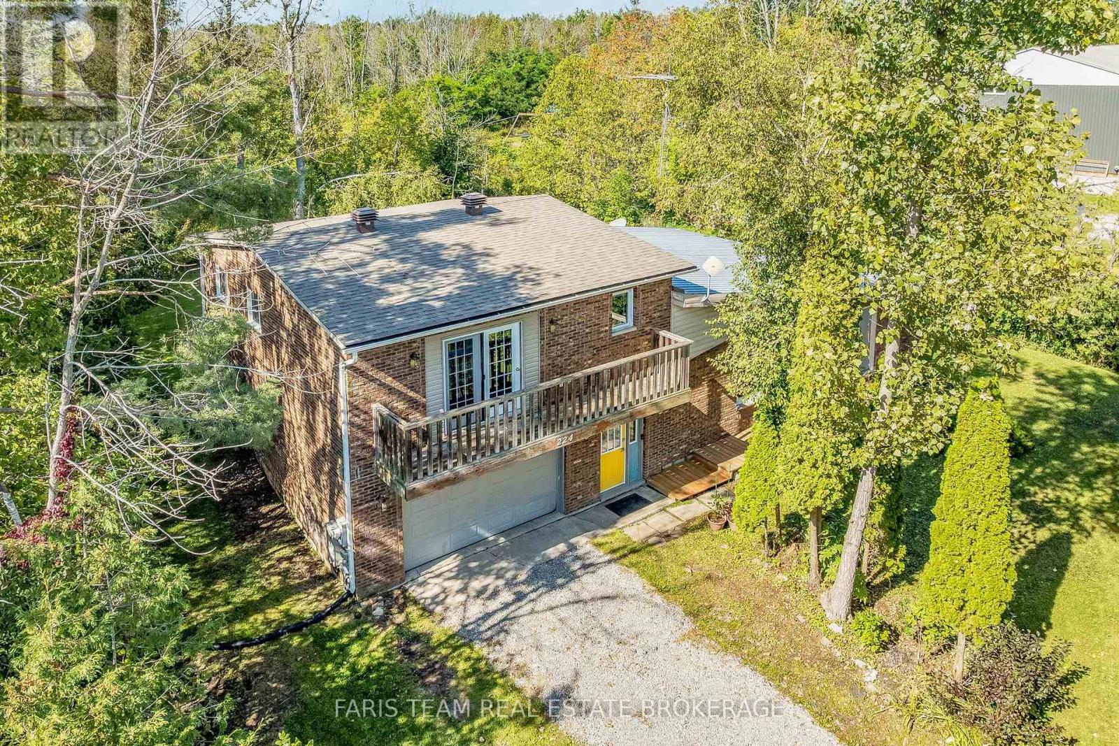 224 LAKESHORE ROAD W - 2