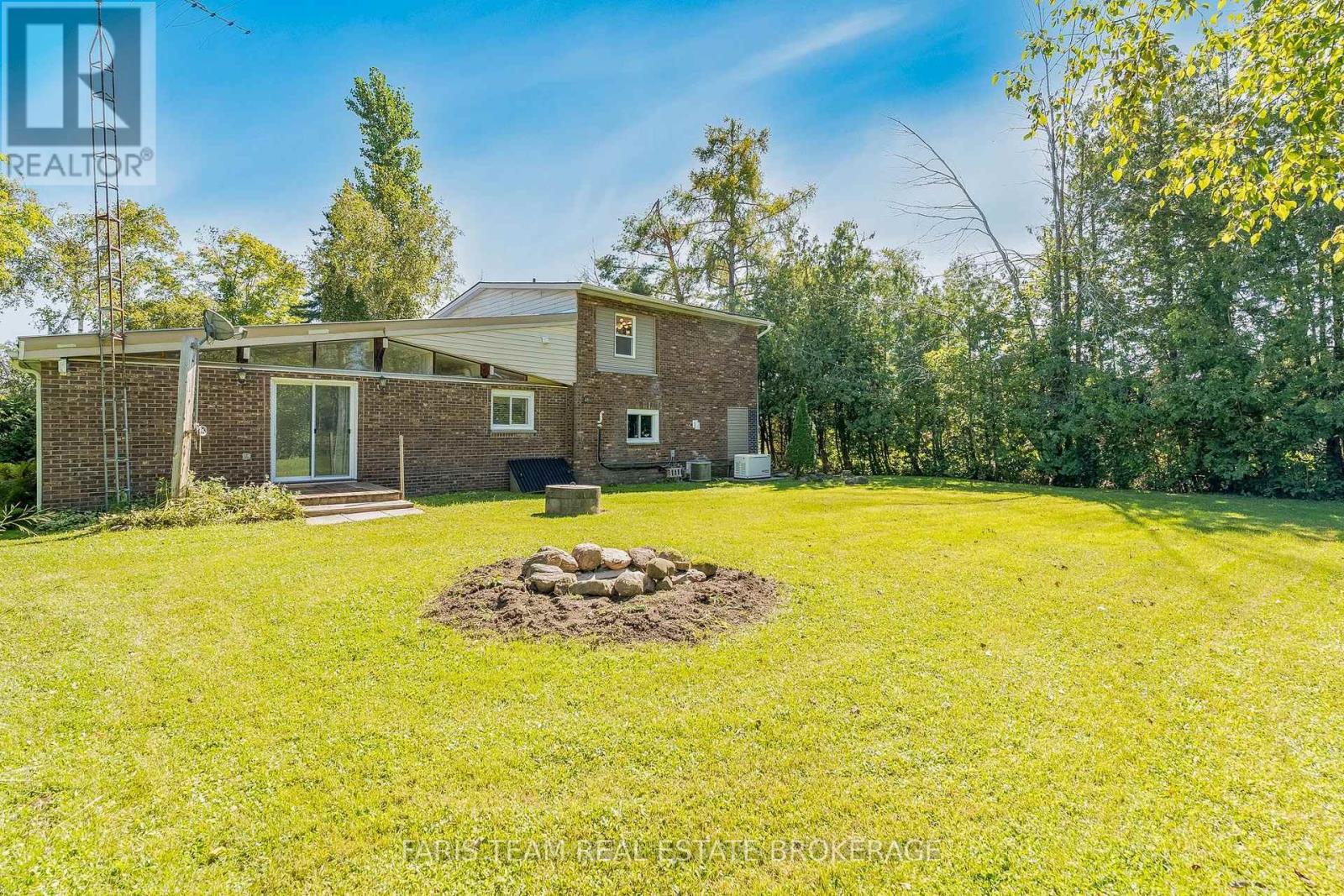 224 LAKESHORE ROAD W - 26