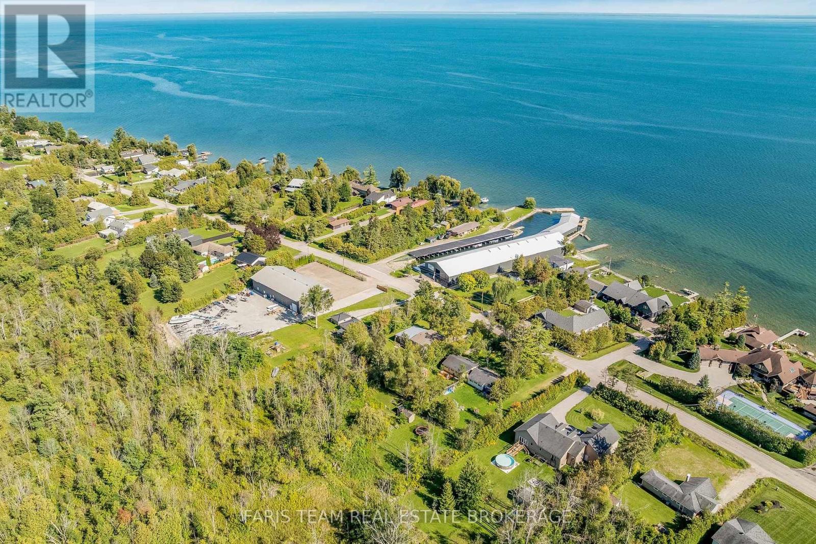 224 LAKESHORE ROAD W - 32