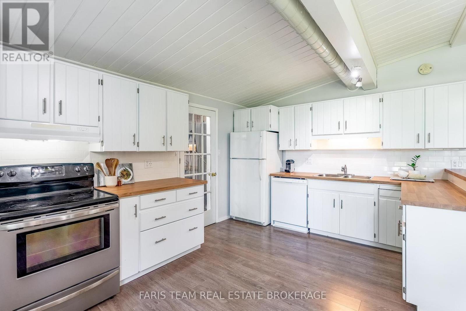 224 LAKESHORE ROAD W, Oro-Medonte — photo 6