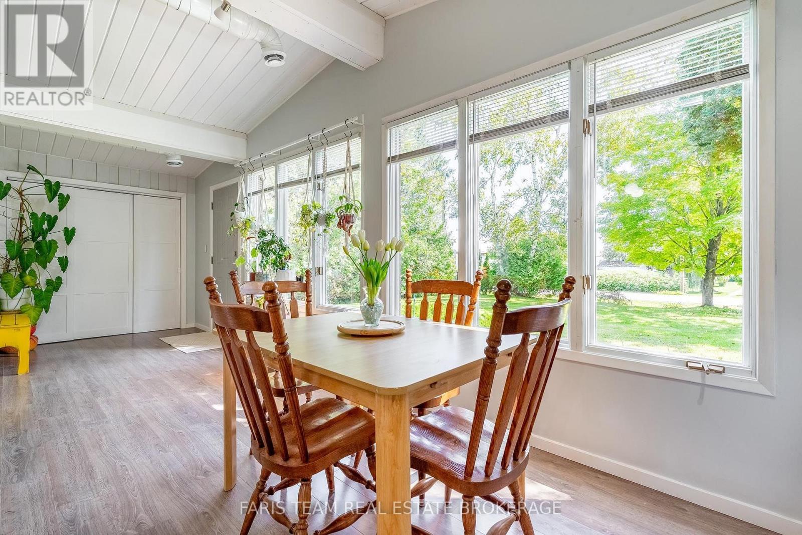 224 LAKESHORE ROAD W - 8