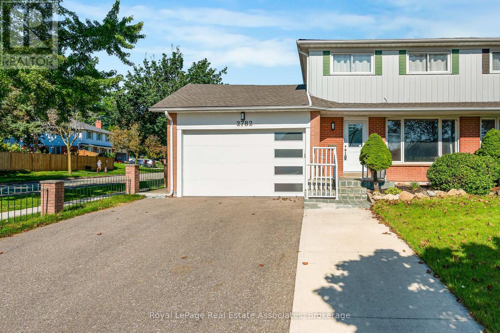 Photo of 2782 Hollington Crescent