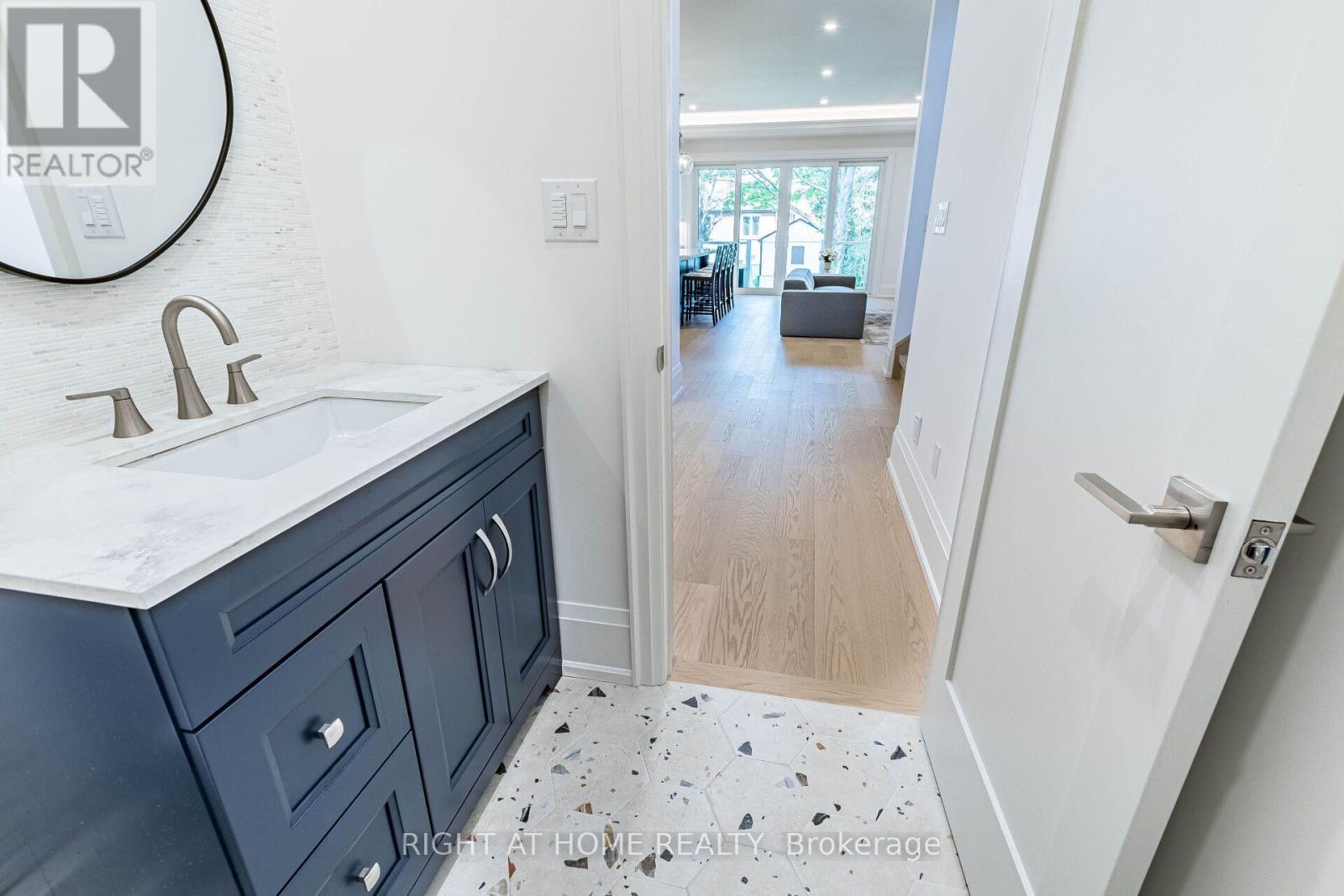 12 THAMES AVENUE - Image 11