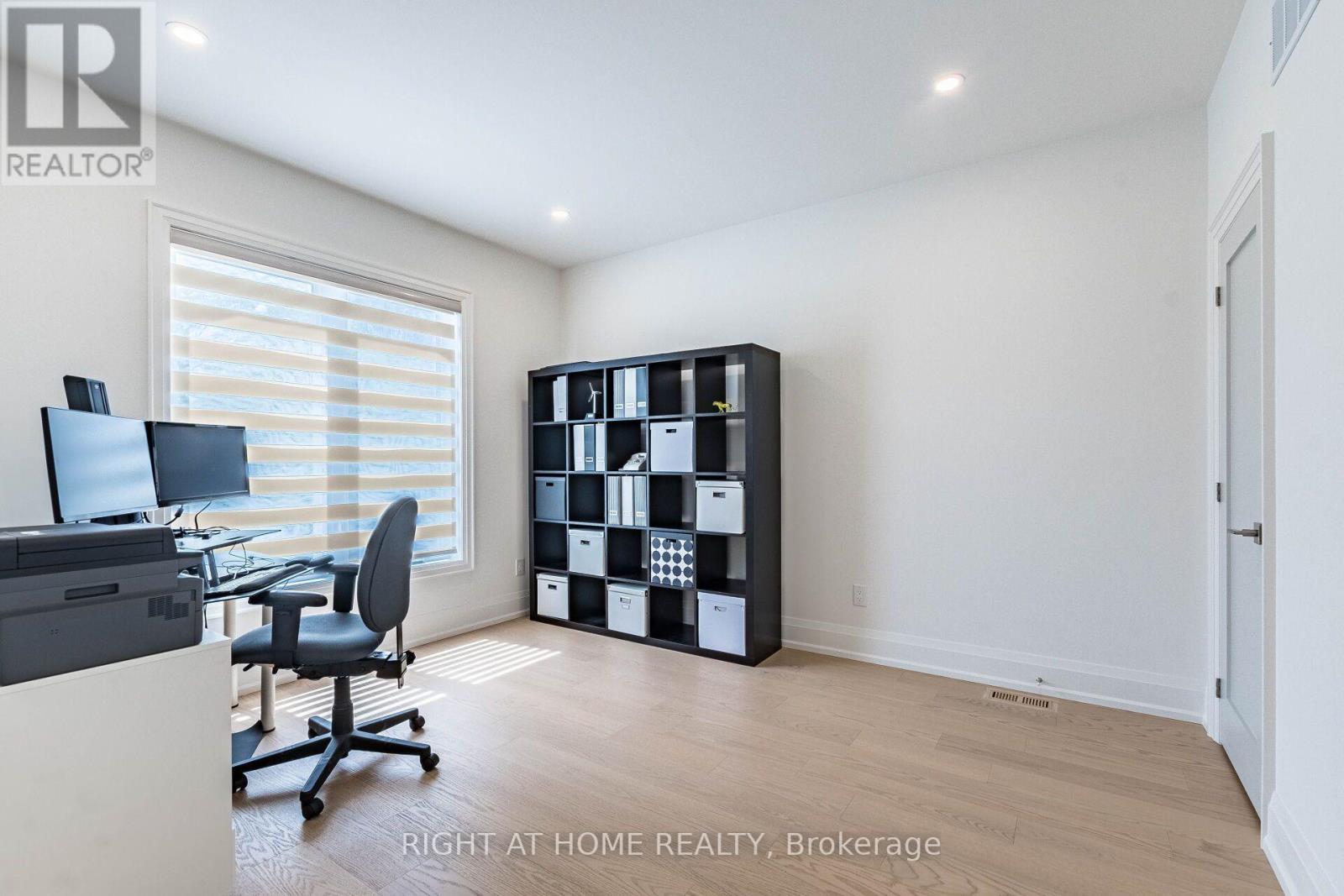 12 THAMES AVENUE - Image 22