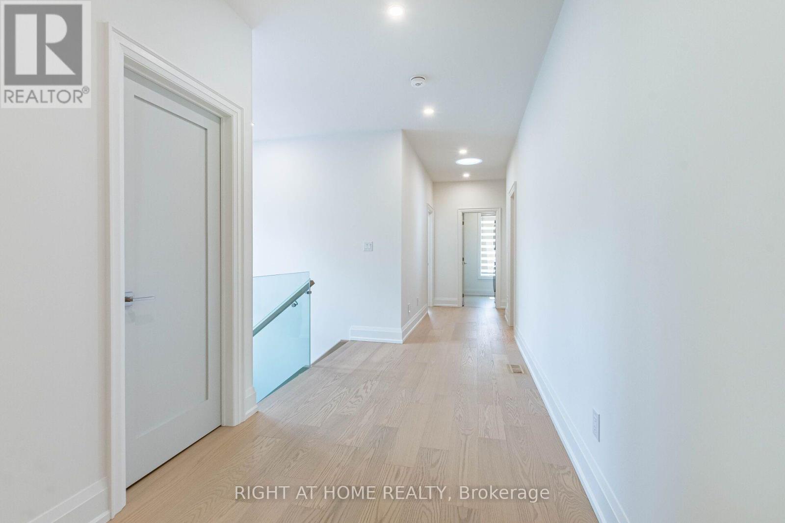 12 THAMES AVENUE - Image 25