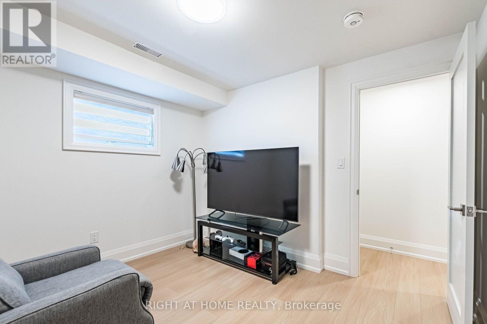 12 THAMES AVENUE - Image 30