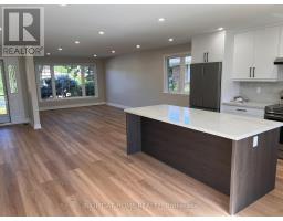 Upper - 30 Norbert Crescent, Toronto, ON M9C3J9 Photo 7