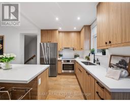 12 Herman Avenue, Toronto, ON M6R1Y2 Photo 9