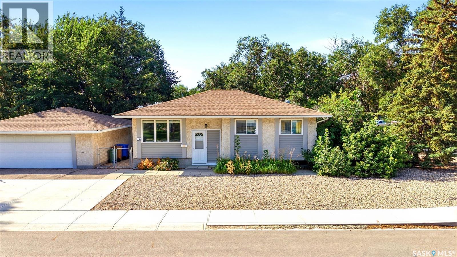 87 Vernon CRESCENT, Regina — photo 1
