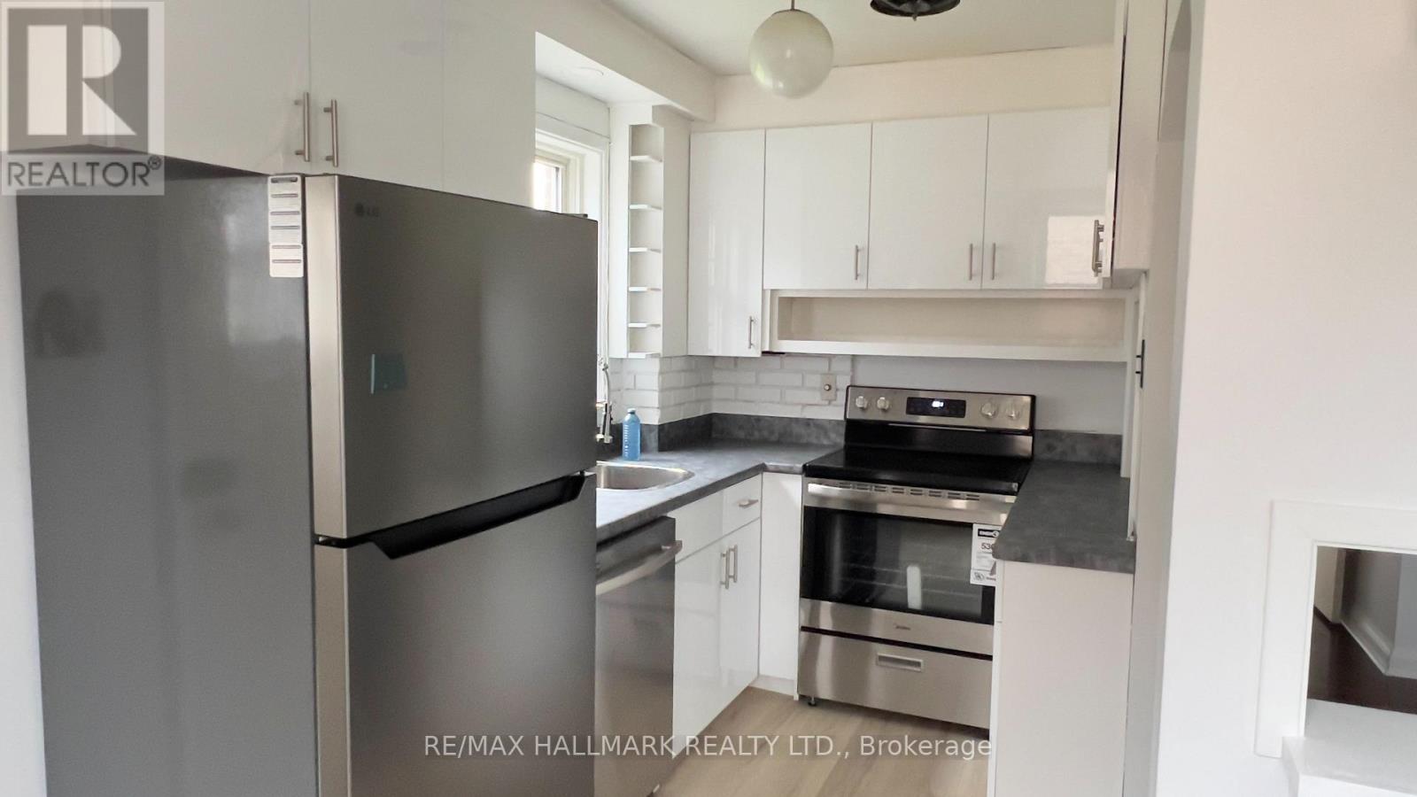 10 ADELE AVENUE, Toronto (Downsview-Roding-CFB) — photo 1
