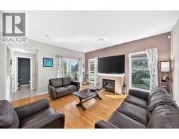 4pc Bathroom - 40, 200 Hidden Hills Terrace Nw, Calgary, AB T3A6E8 Photo 8