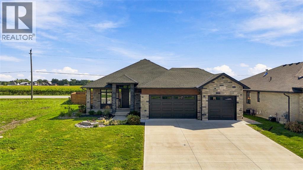 6747 GRIFFIN DRIVE, Plympton-Wyoming — photo 2
