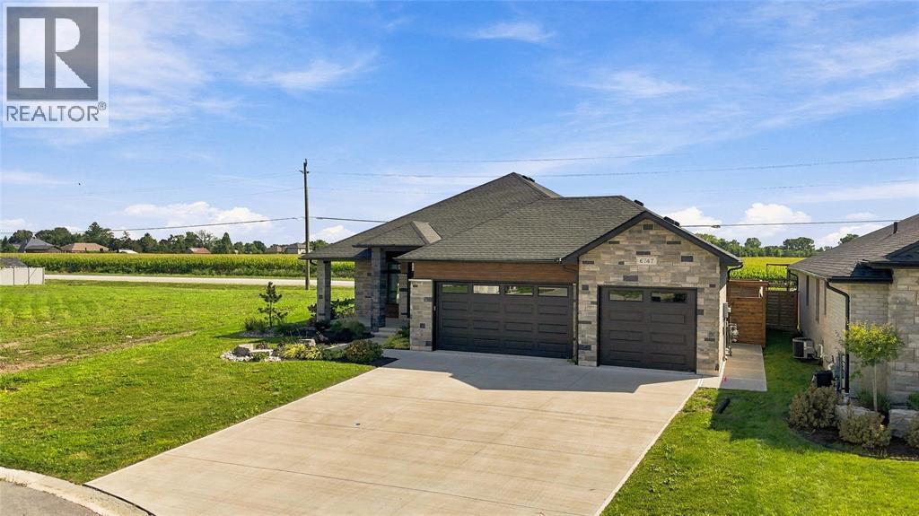 6747 GRIFFIN DRIVE, Plympton-Wyoming — photo 3
