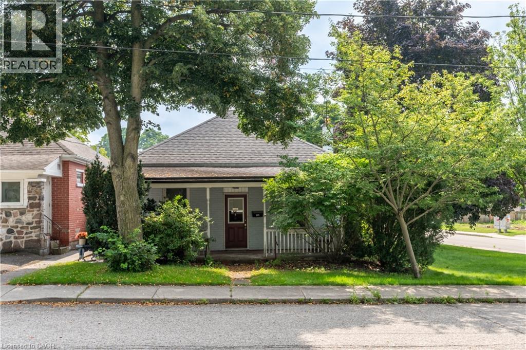 314 QUEEN Street, Woodstock — photo 8