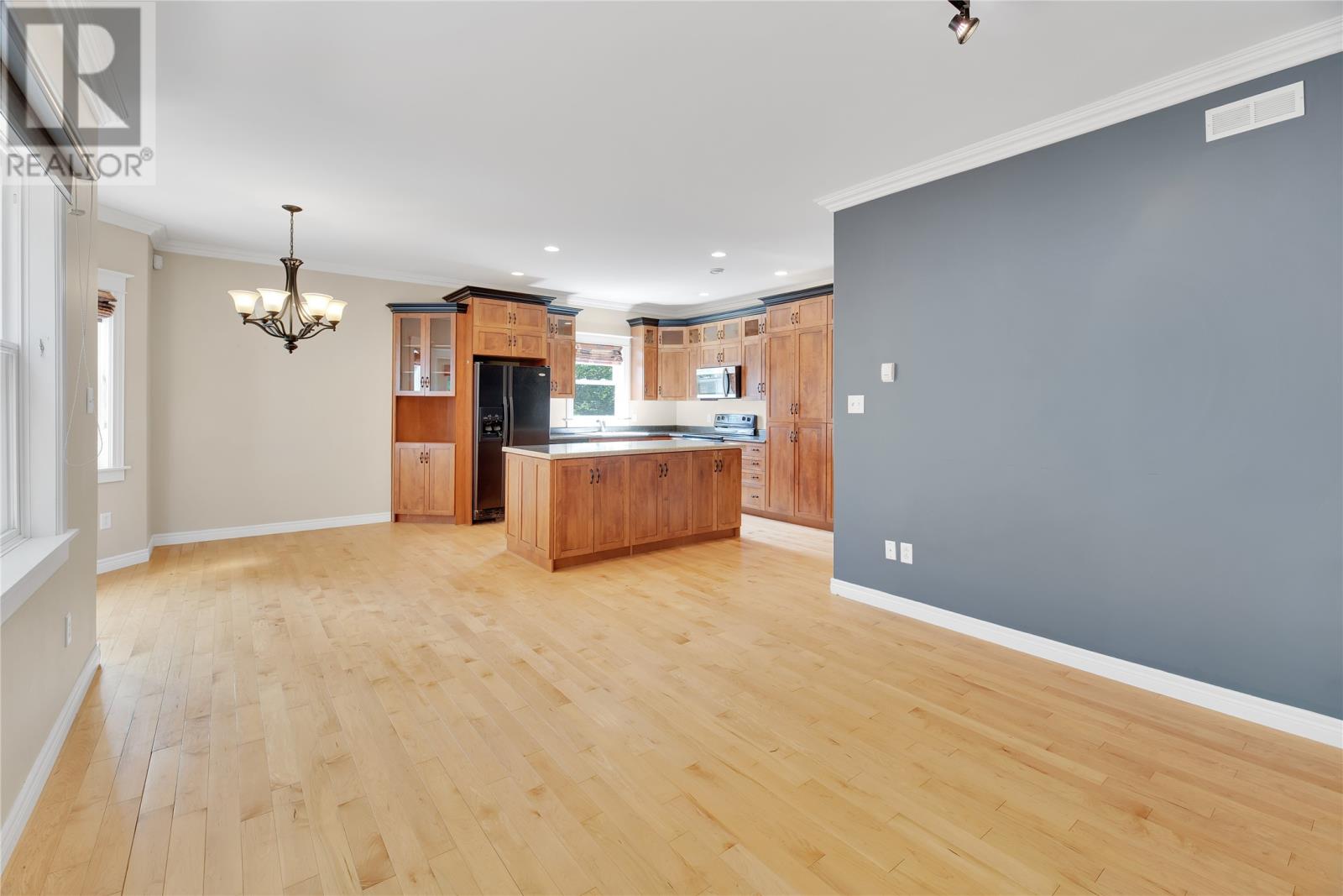 148 New Cove Road, St. John's — photo 8