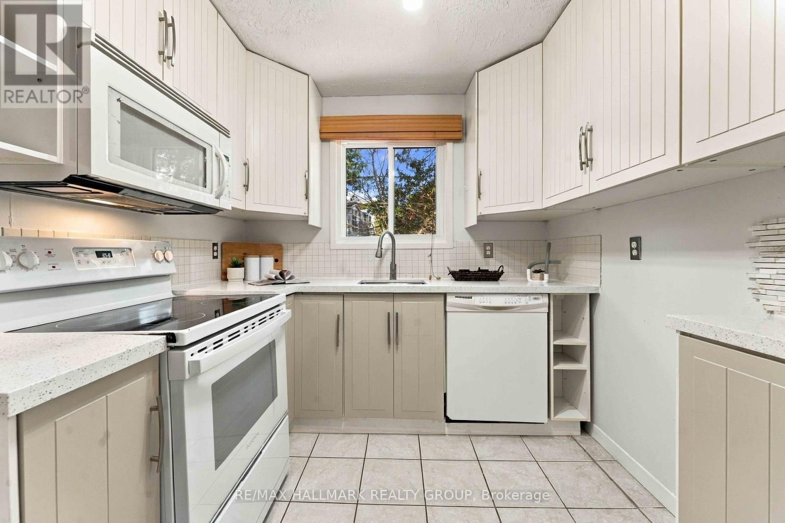 3 ASHBURY PLACE - Image 15