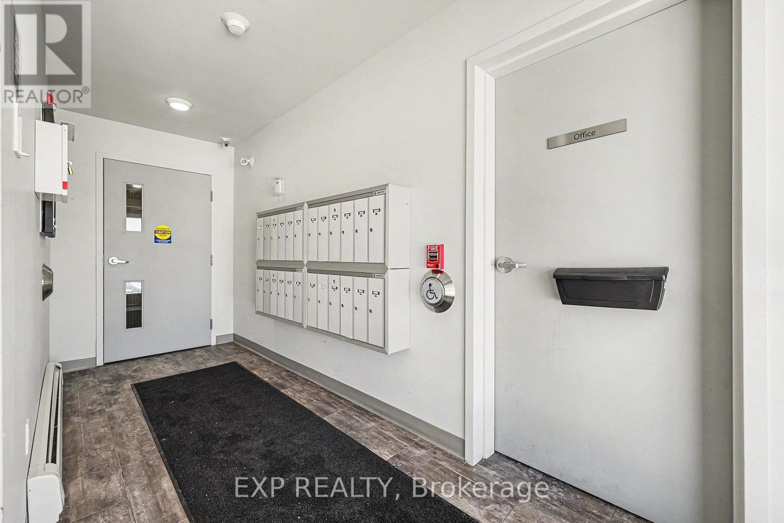 Front Entrance/Lobby