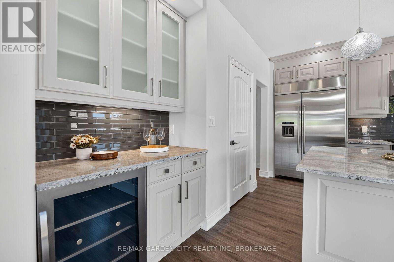 57 BERGENSTEIN CRES CRESCENT - 20