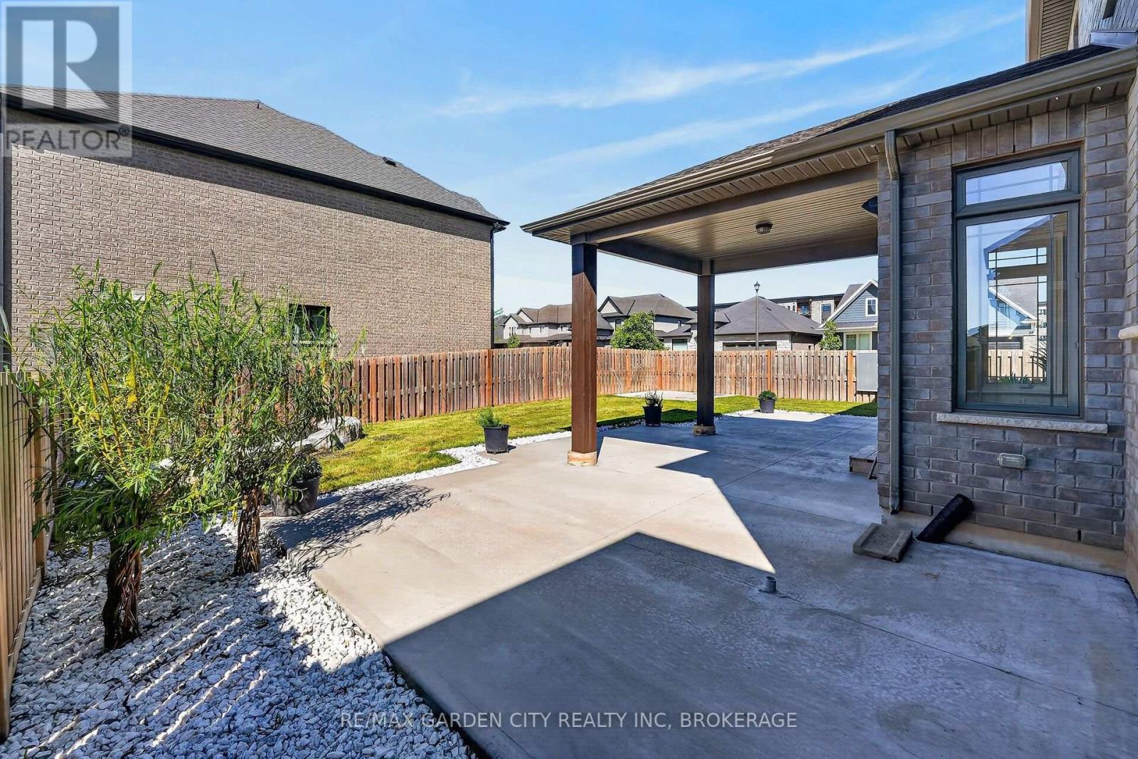 57 BERGENSTEIN CRES CRESCENT - 46