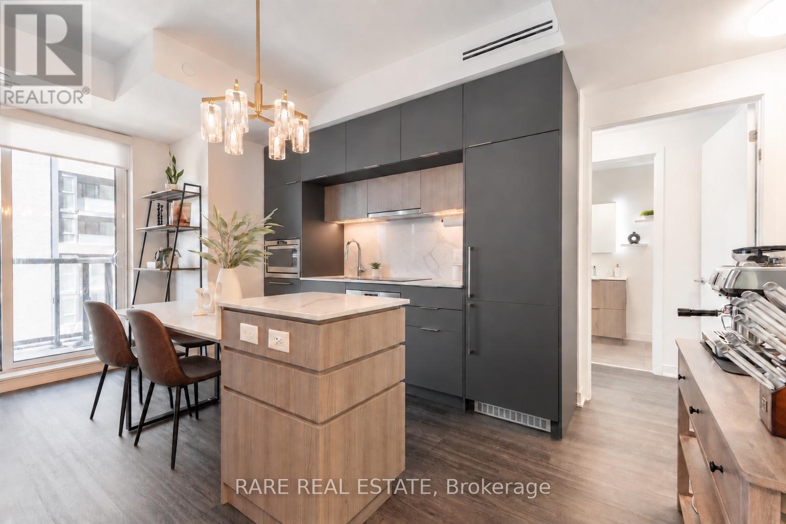 #410 185 ALBERTA AVENUE - 3