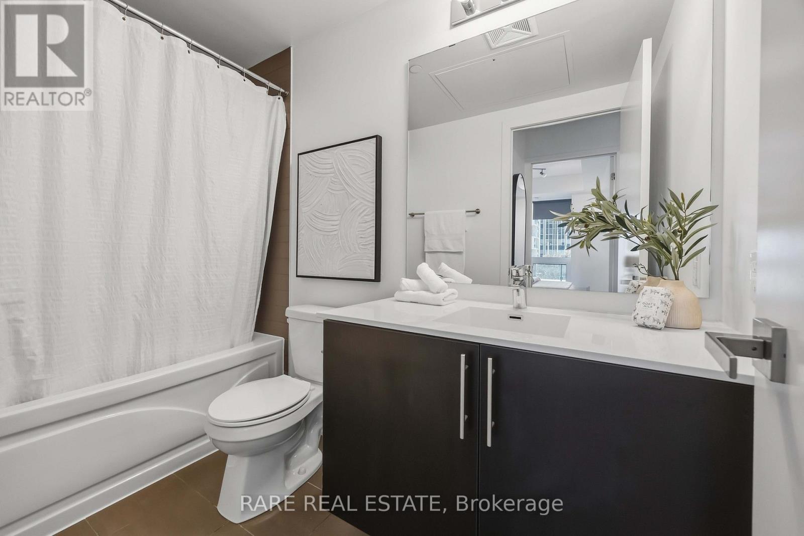#518 60 BERWICK AVENUE - 18