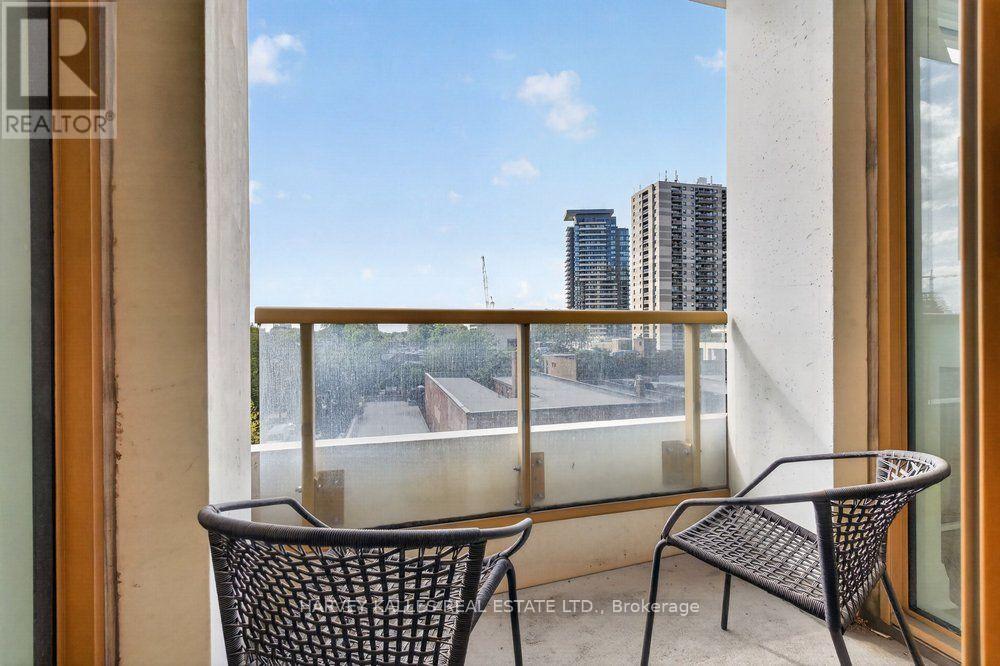 #510 151 AVENUE ROAD - 15